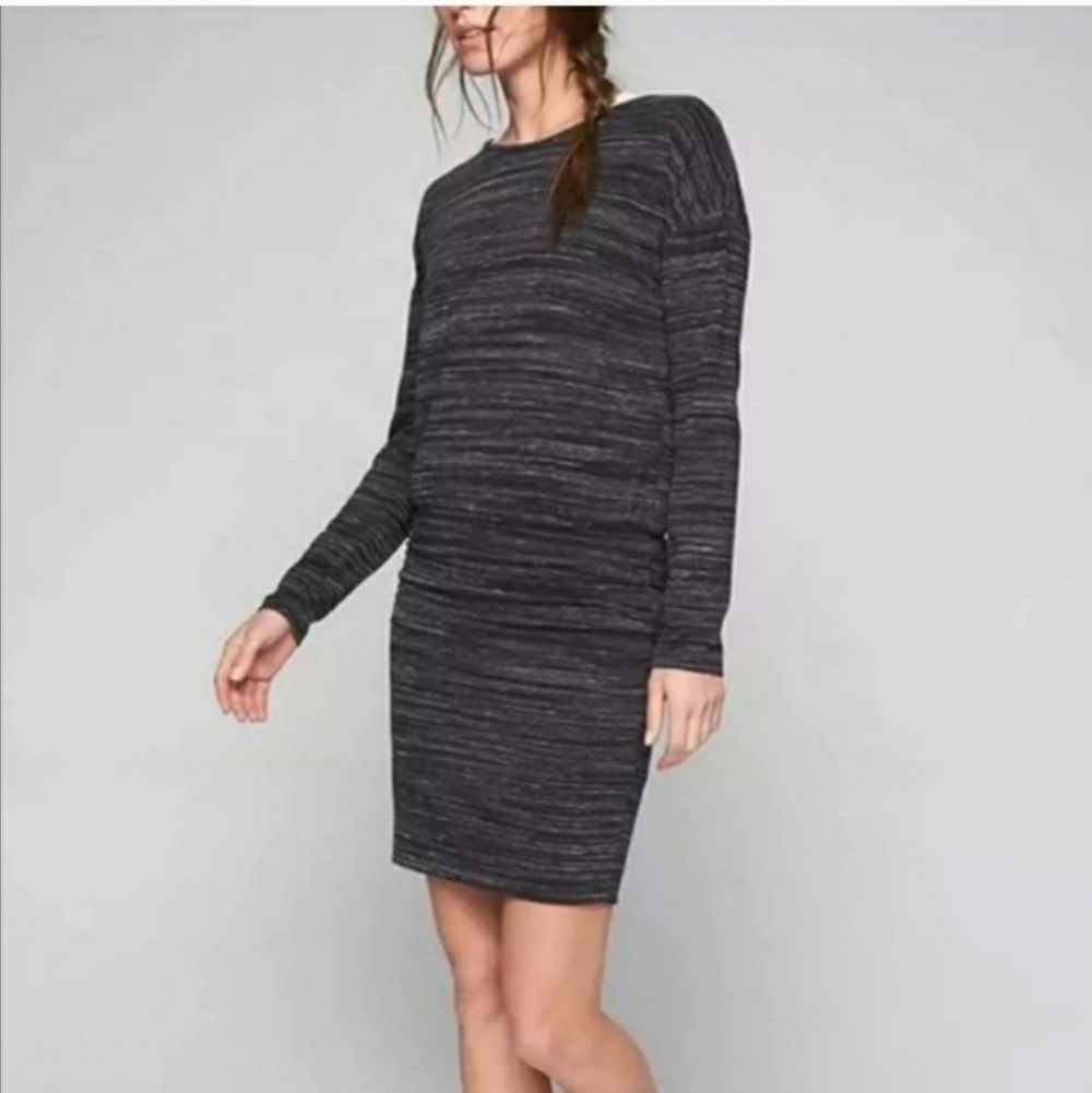 ATHLETA Avenues long sleeve ruched dress